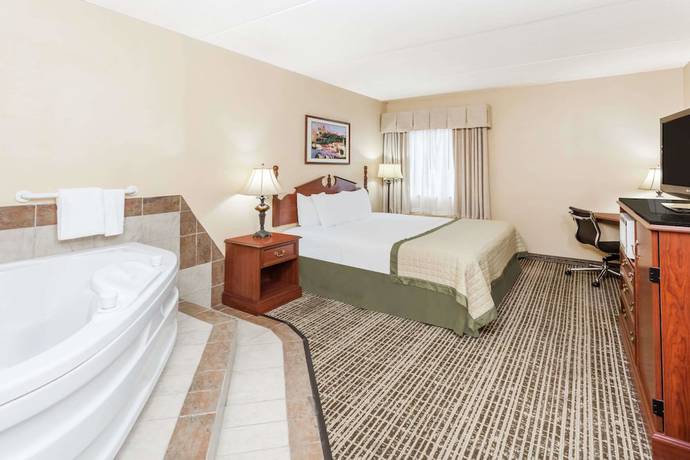 Imagen de la habitación del Hotel Baymont By Wyndham Elkhart. Foto 12