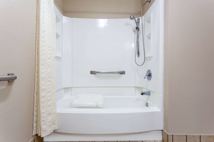 Imagen de la habitación del Hotel Baymont By Wyndham Elkhart. Foto 17