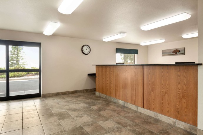 Imagen de los interiores del Hotel Baymont By Wyndham Elko. Foto 13
