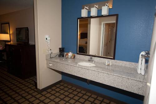 Imagen de la habitación del Hotel Baymont By Wyndham Erie. Foto 16