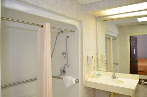 Imagen de la habitación del Hotel Baymont By Wyndham Fayetteville. Foto 2