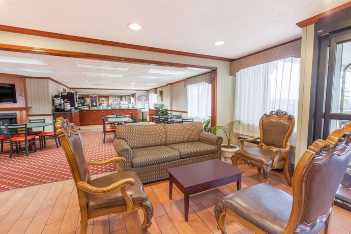 Imagen de los interiores del Hotel Baymont By Wyndham Flint. Foto 15