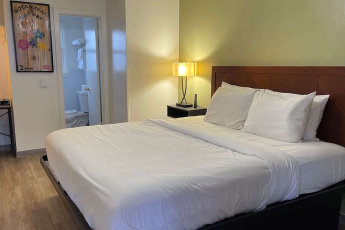 Imagen de la habitación del Hotel Baymont By Wyndham Fort Bragg. Foto 15