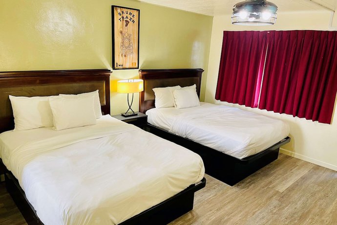 Imagen de la habitación del Hotel Baymont By Wyndham Fort Bragg. Foto 16