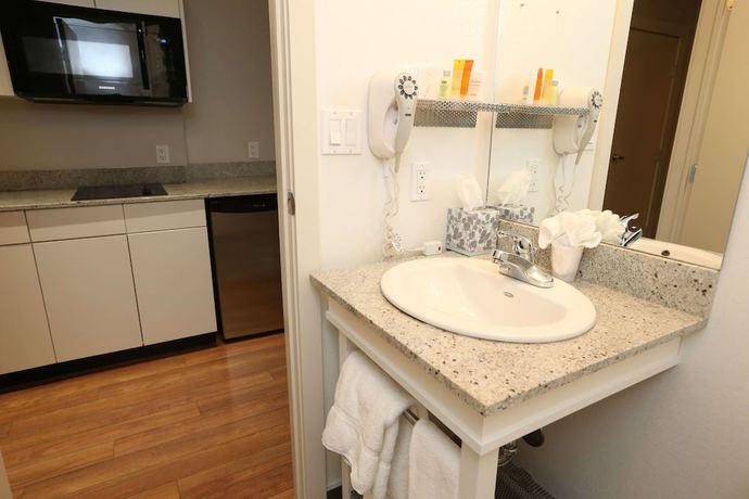 Imagen de la habitación del Hotel Baymont By Wyndham Fort Mcmurray. Foto 17