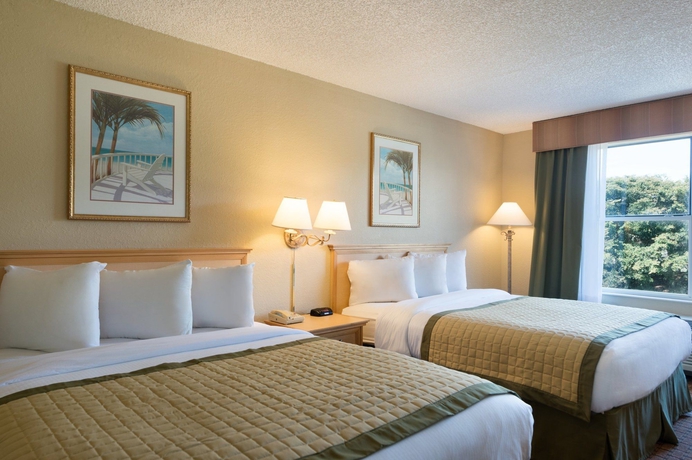 Imagen de la habitación del Hotel Baymont By Wyndham Fort Myers Airport. Foto 5