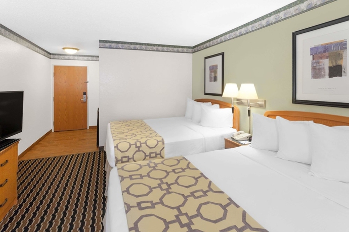 Imagen de la habitación del Hotel Baymont By Wyndham Fort Wayne. Foto 3