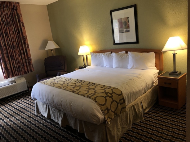 Imagen de la habitación del Hotel Baymont By Wyndham Fort Wayne. Foto 6