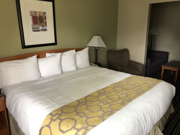 Imagen de la habitación del Hotel Baymont By Wyndham Fort Wayne. Foto 10