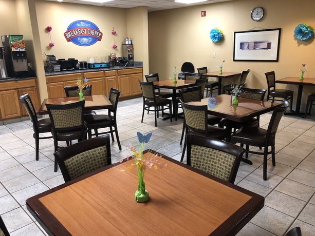 Imagen del bar/restaurante del Hotel Baymont By Wyndham Fort Wayne. Foto 1