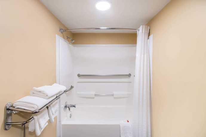 Imagen de la habitación del Hotel Baymont By Wyndham Franklin/cool Springs. Foto 16
