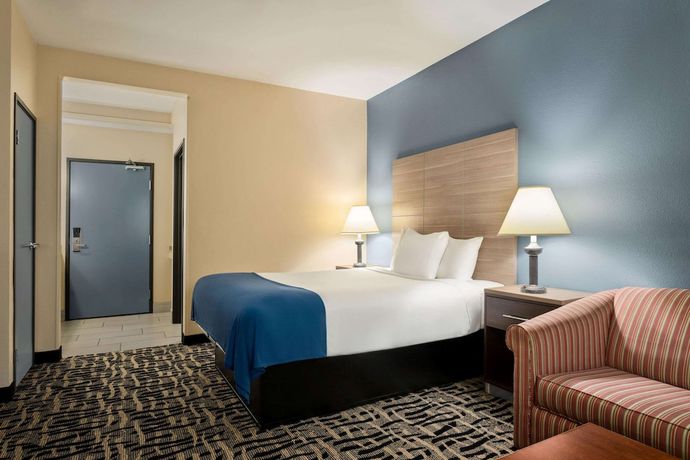 Imagen de la habitación del Hotel Baymont By Wyndham Ft. Leonard/saint Robert. Foto 2