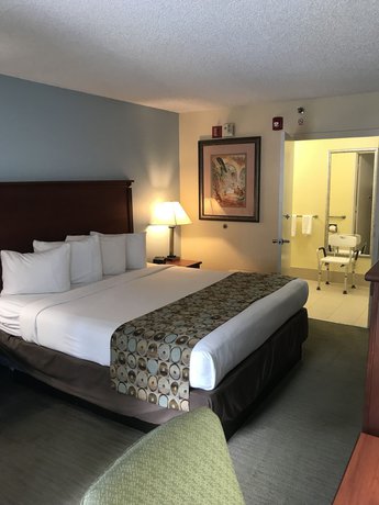 Imagen de la habitación del Hotel Baymont By Wyndham Gainesville I-75. Foto 13
