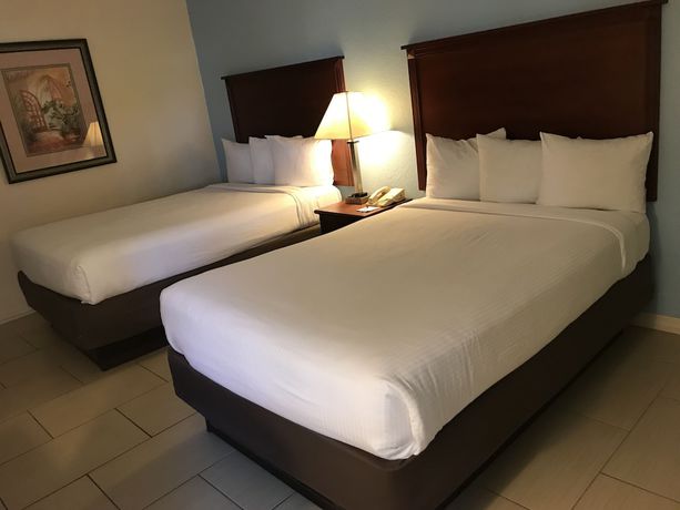 Imagen de la habitación del Hotel Baymont By Wyndham Gainesville I-75. Foto 15