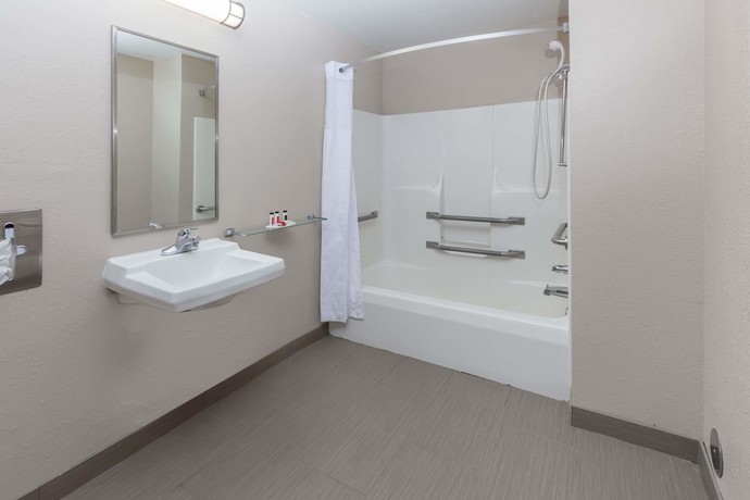 Imagen de la habitación del Hotel Baymont By Wyndham Gaylord. Foto 13