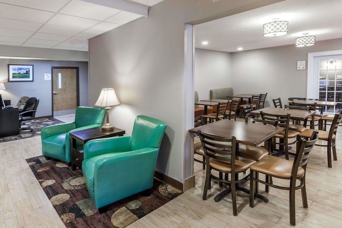 Imagen del bar/restaurante del Hotel Baymont By Wyndham Gaylord. Foto 3