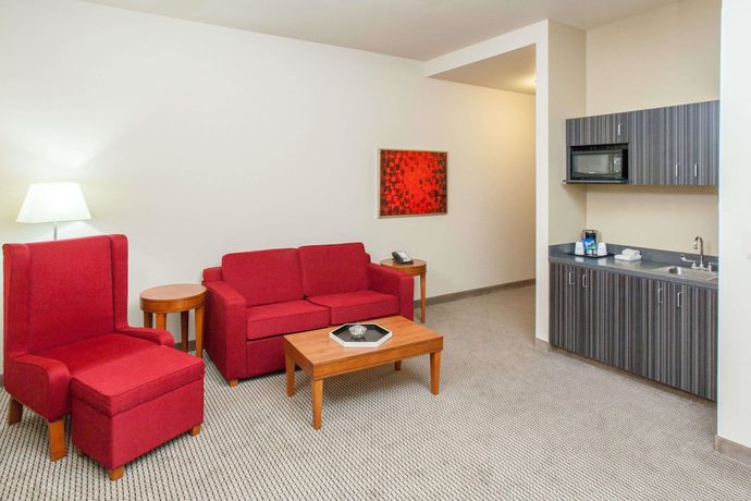 Imagen de la habitación del Hotel Baymont By Wyndham Grand Forks. Foto 6