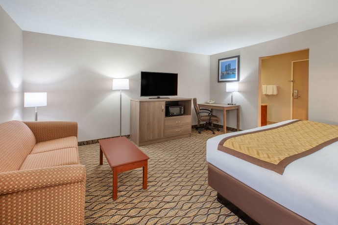 Imagen de la habitación del Hotel Baymont By Wyndham Grand Rapids Airport. Foto 13