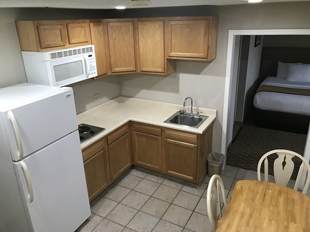 Imagen de la habitación del Hotel Baymont By Wyndham Grand Rapids Airport. Foto 14
