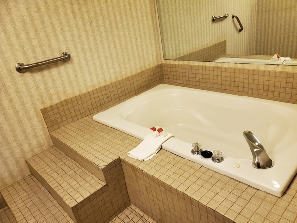 Imagen de la habitación del Hotel Baymont By Wyndham Groton/mystic. Foto 9