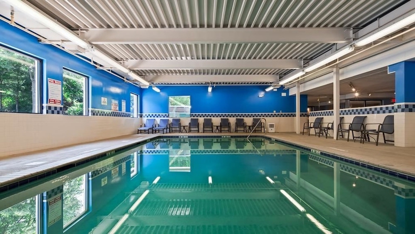 Imagen de la piscina del Hotel Baymont By Wyndham Groton/mystic. Foto 17
