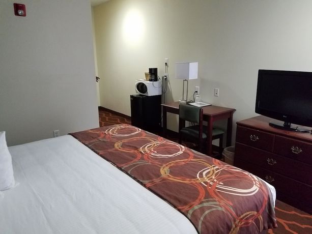 Imagen de la habitación del Hotel Baymont By Wyndham Grovetown Augusta. Foto 11