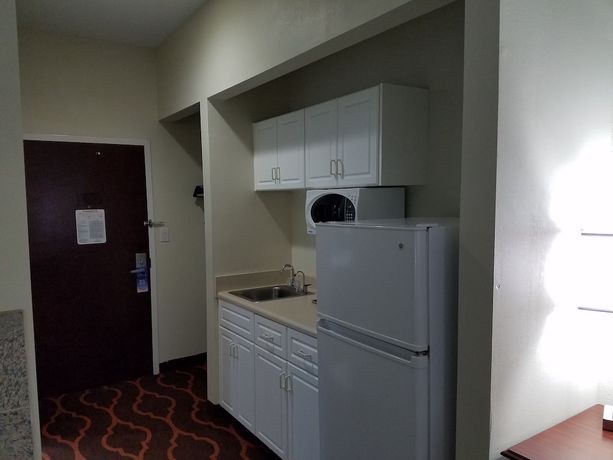 Imagen de la habitación del Hotel Baymont By Wyndham Grovetown Augusta. Foto 19