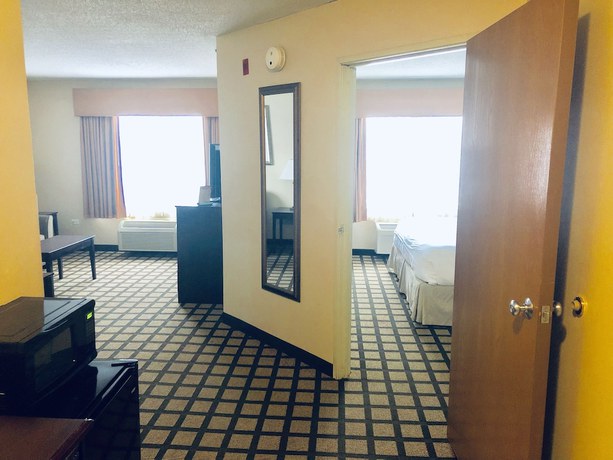 Imagen de la habitación del Hotel Baymont By Wyndham Gurnee. Foto 8