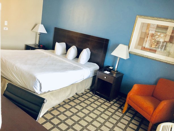 Imagen de la habitación del Hotel Baymont By Wyndham Gurnee. Foto 10