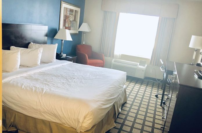 Imagen de la habitación del Hotel Baymont By Wyndham Gurnee. Foto 11