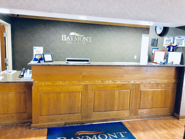 Imagen de los interiores del Hotel Baymont By Wyndham Gurnee. Foto 18