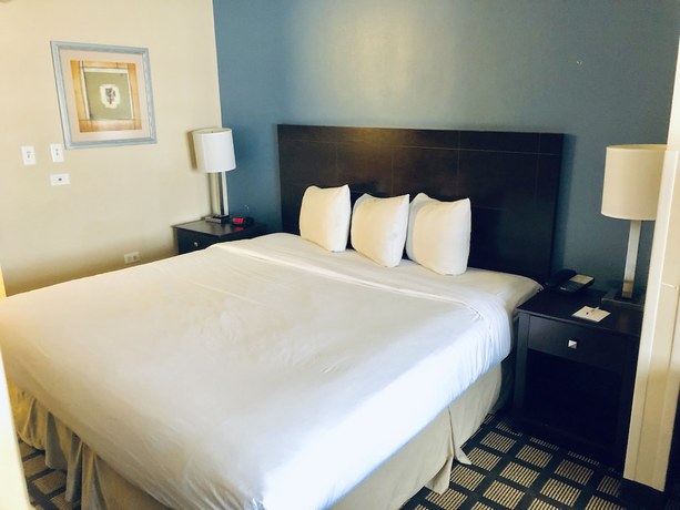 Imagen de la habitación del Hotel Baymont By Wyndham Gurnee. Foto 14