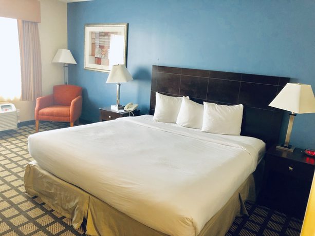 Imagen de la habitación del Hotel Baymont By Wyndham Gurnee. Foto 17