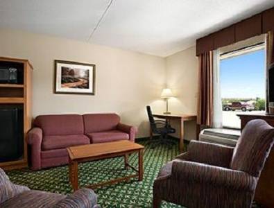 Imagen de la habitación del Hotel Baymont By Wyndham Hays. Foto 2