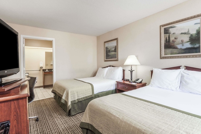 Imagen de la habitación del Hotel Baymont By Wyndham Hickory. Foto 8