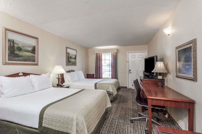 Imagen de la habitación del Hotel Baymont By Wyndham Hickory. Foto 10