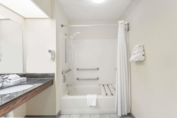 Imagen de la habitación del Hotel Baymont By Wyndham Hickory. Foto 12