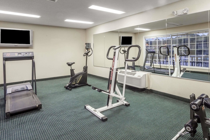 Imagen de los interiores del Hotel Baymont By Wyndham Hickory. Foto 14