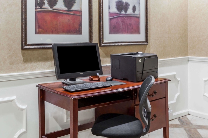 Imagen de los interiores del Hotel Baymont By Wyndham Hickory. Foto 15