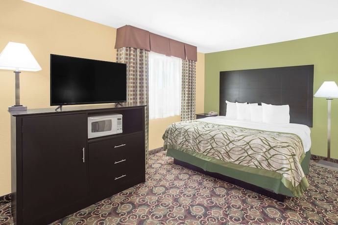 Imagen de la habitación del Hotel Baymont By Wyndham Holland. Foto 2
