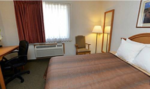Imagen de la habitación del Hotel Baymont By Wyndham Hot Springs. Foto 5