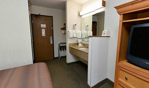 Imagen de la habitación del Hotel Baymont By Wyndham Hot Springs. Foto 9