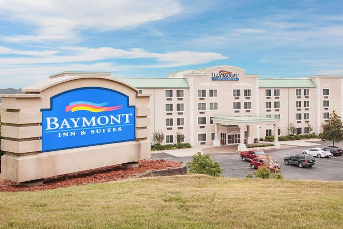 Imagen general del Hotel Baymont By Wyndham Hot Springs On The Lake. Foto 1