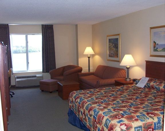 Imagen de la habitación del Hotel Baymont By Wyndham Hot Springs On The Lake. Foto 14