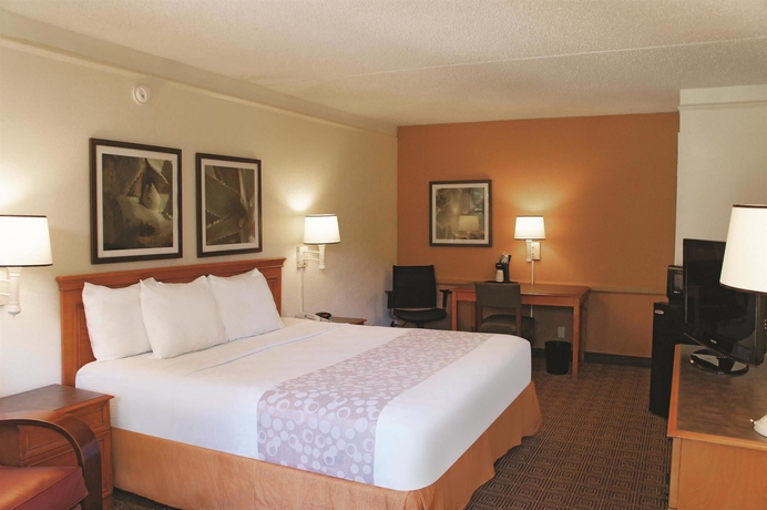 Imagen de la habitación del Hotel Baymont By Wyndham Houston La Porte. Foto 7