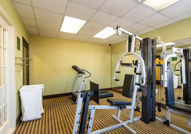 Imagen de los interiores del Hotel Baymont By Wyndham Houston North. Foto 11