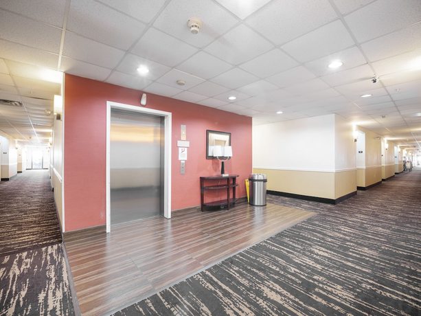 Imagen de los interiores del Hotel Baymont By Wyndham Houston North. Foto 15