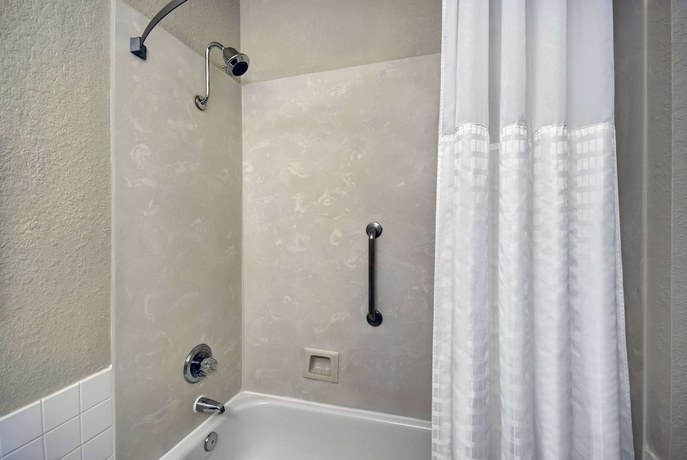 Imagen de la habitación del Hotel Baymont By Wyndham Houston/westchase. Foto 7