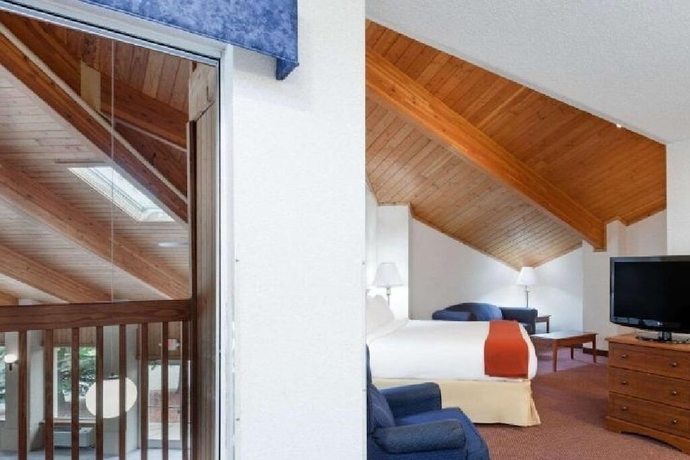 Imagen de la habitación del Hotel Baymont By Wyndham Howell/brighton. Foto 5
