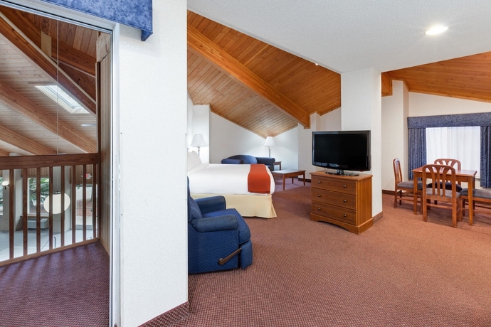 Imagen de la habitación del Hotel Baymont By Wyndham Howell/brighton. Foto 6